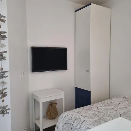 Apartment Plage, 30 Metres De La Plage, Wifi, A Pieds !