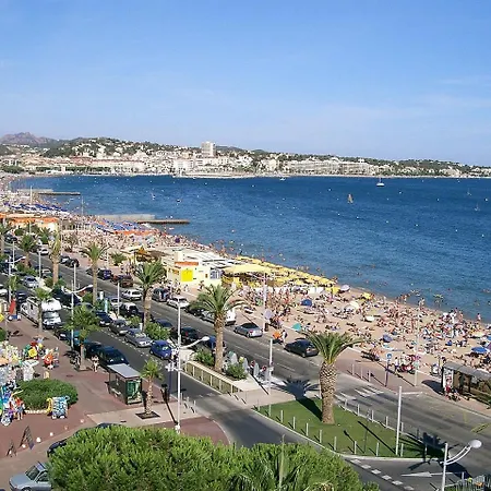 Apartment Plage, 30 Metres De La Plage, Wifi, A Pieds ! Frejus
