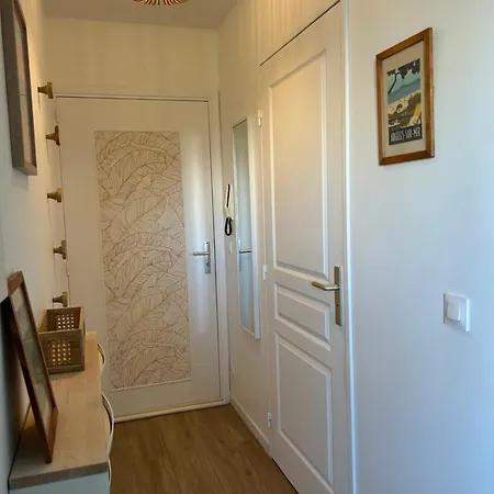 Apartment Plage, 30 Metres De La Plage, Wifi, A Pieds !